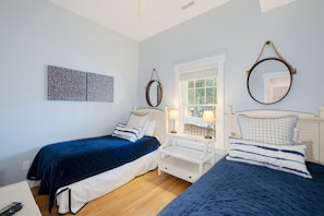 3 chambres, fer et planche à repasser, Wi-Fi gratuit, draps fournis