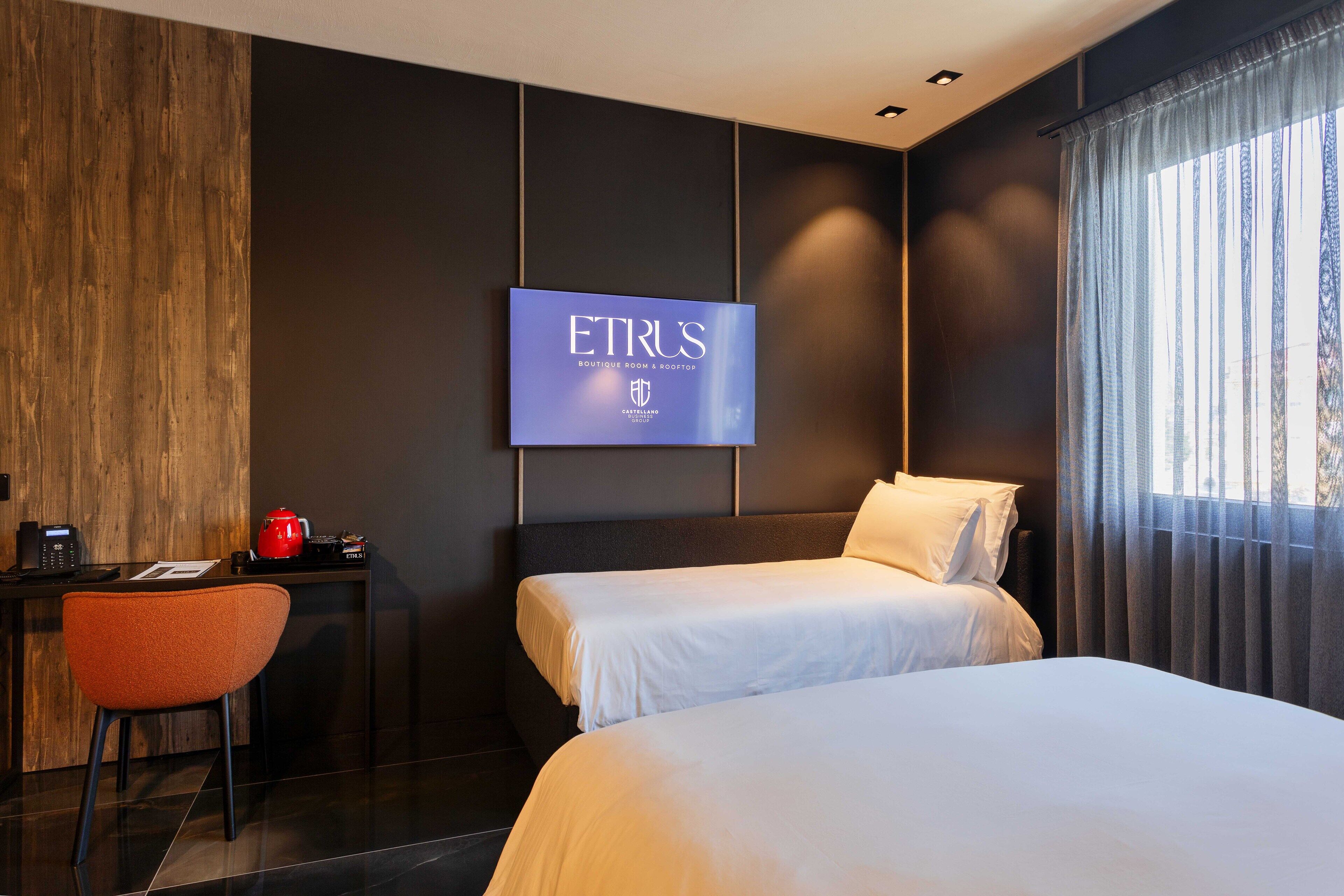 Superior Room | Premium bedding, down comforters, pillowtop beds, minibar