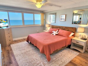 2 bedrooms, WiFi - Oceanfront condo! Steps to the beach and ocean! Atlantis #1709 (Ocean City)
