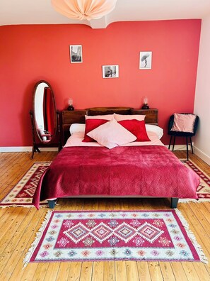 5 bedrooms, desk, iron/ironing board, travel cot - Maison au Cœur D'un Corps de Ferme à Bayeux. La Campagne aux Portes de Bayeux (Monceaux-en-Bessin)