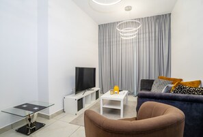 Living area - Tanin - Modern Spacious 1BR Apartment With 2 Balconies (Dubai)