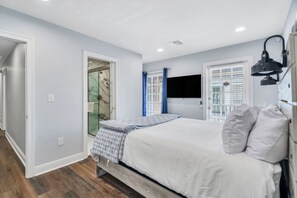 3 bedrooms, iron/ironing board, travel crib, free WiFi