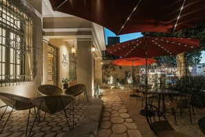 Front of property - Kahal Hotel - Paseo Montejo (Mérida)