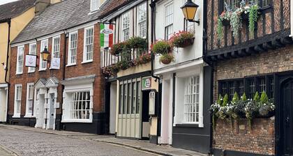 Beautiful apartment, great for business travel, contractors and holiday stays.