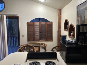 In-room dining - Glacier Peak Resort (Rockport)