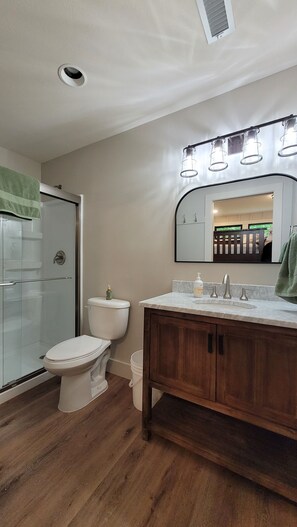 Family Cabin | Bathroom | Towels - Valley Overlook (Cuyahoga Falls)