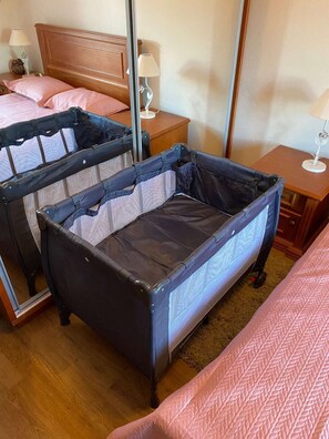 2 bedrooms, iron/ironing board, travel cot, free WiFi - Apartamento com Vista Maravilhosa Para Araucárias! A 10 Minutos a pé do Centro (Centro Gramado)