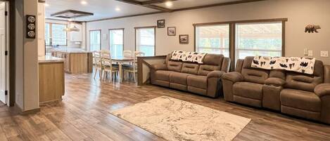 TV connectée, cheminée, baby-foot