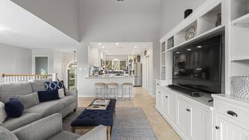 Smart-TV, Bücher, Stereoanlage