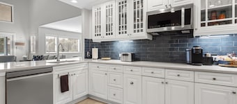 Updated Kiawah Villa w/ Beautiful View of Lagoon - Parkside Villas