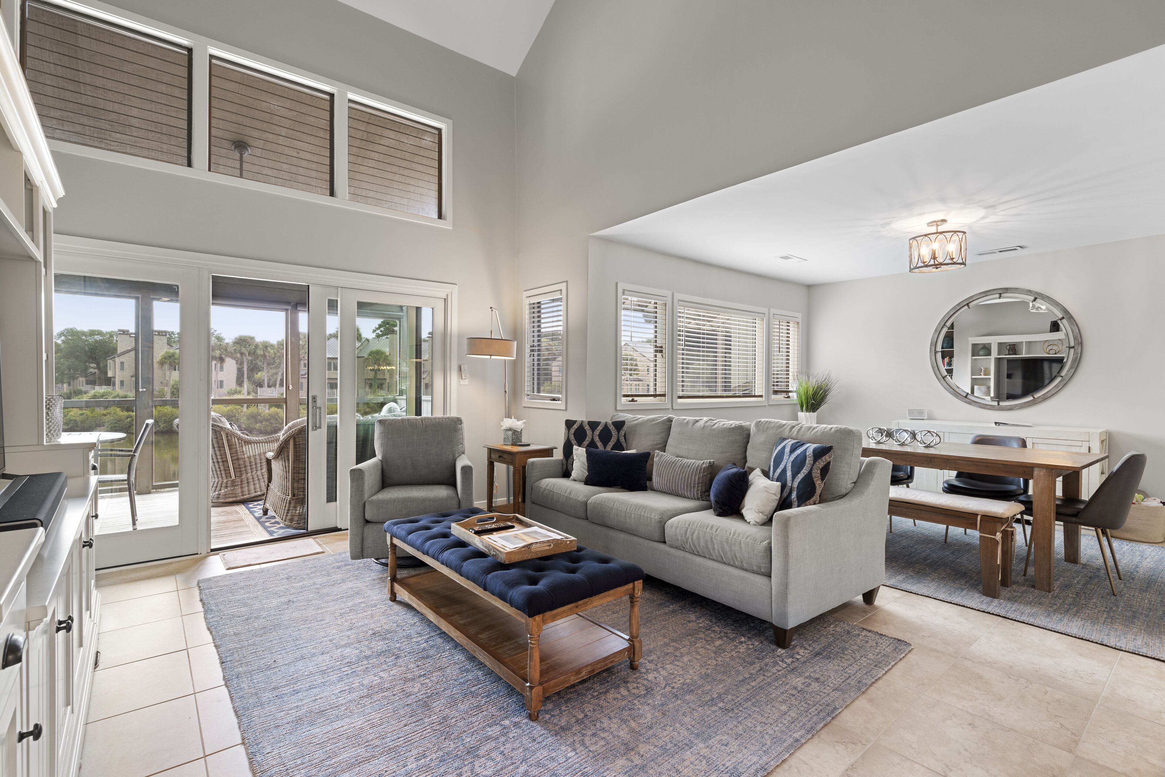 Smart TV, books, stereo