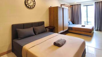 Individually furnished, desk, iron/ironing board, free WiFi