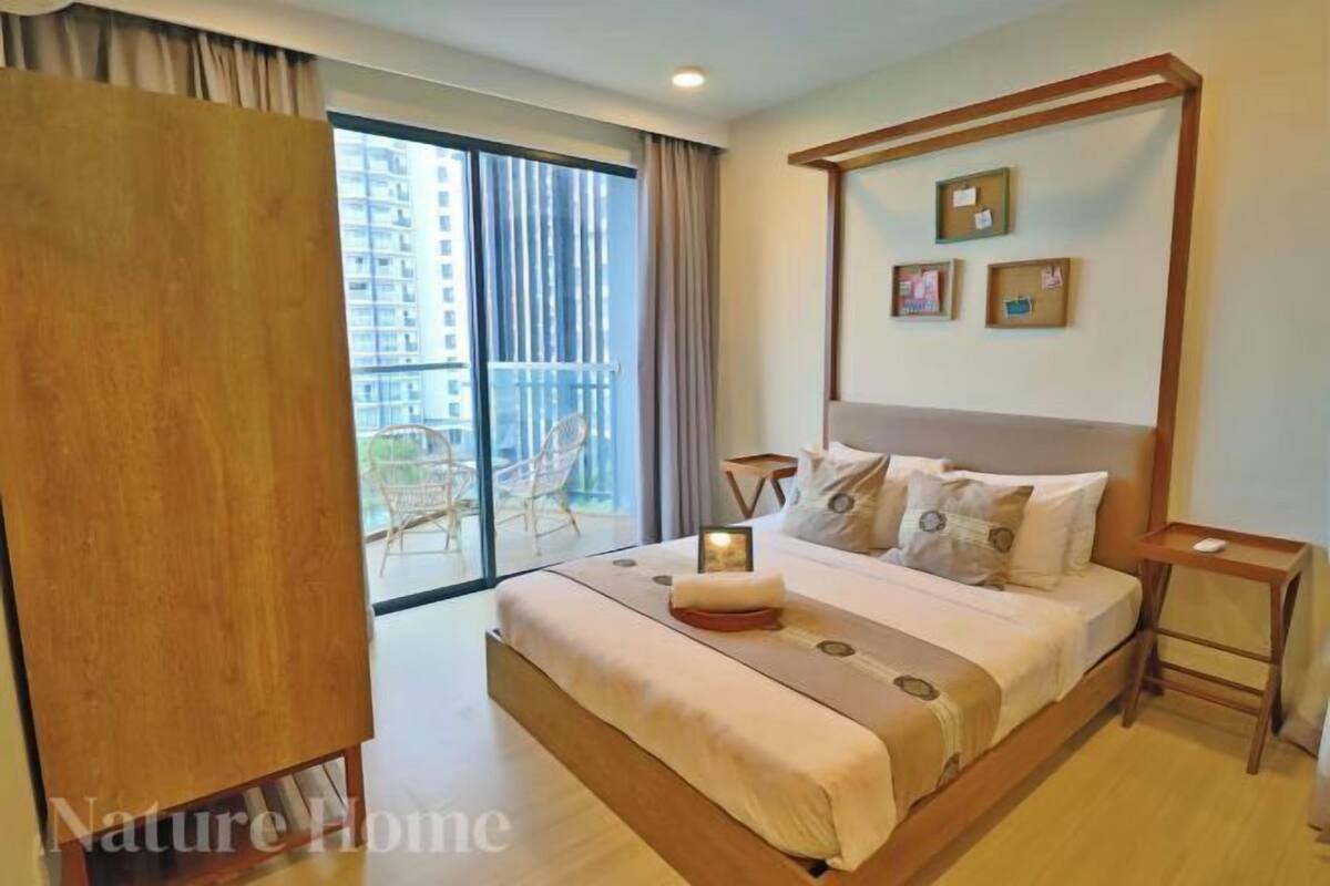 1 bedroom, individually furnished, desk, iron/ironing board
