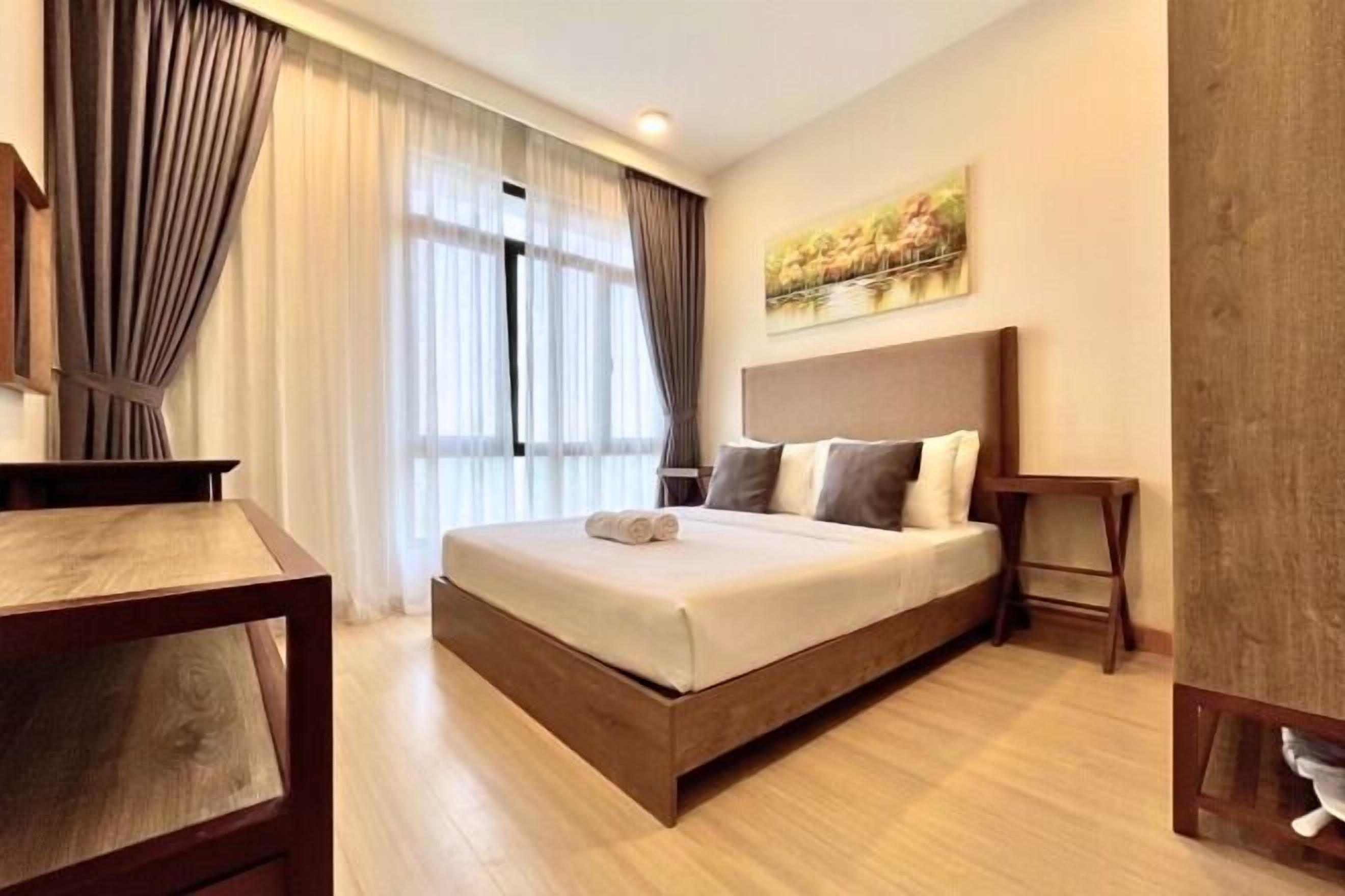 Individually furnished, desk, iron/ironing board, free WiFi