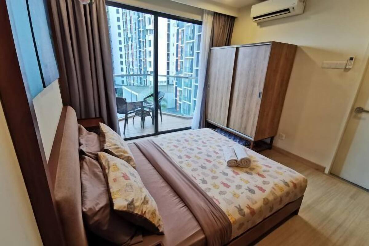 1 bedroom, individually furnished, desk, iron/ironing board