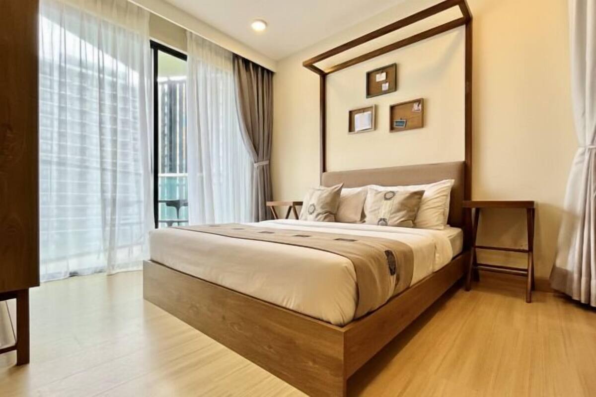 Individually furnished, desk, iron/ironing board, free WiFi