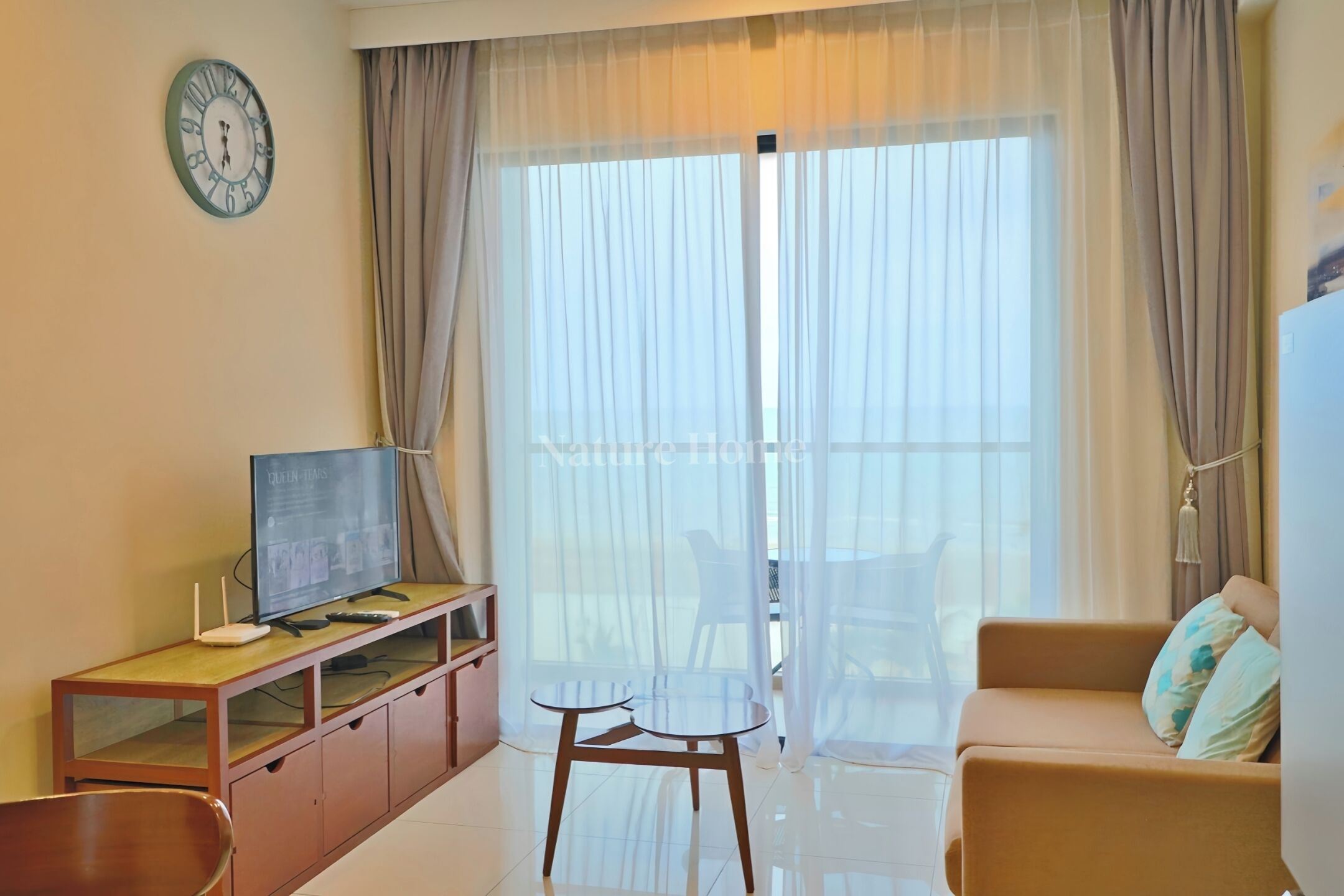 Deluxe-huoneisto, 2 makuuhuonetta, merinäköala | Oleskelualue | LCD-televisio, Netflix, suoratoistopalvelut