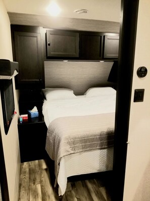 1 soverom, wi-fi (inkludert) og sengetøy