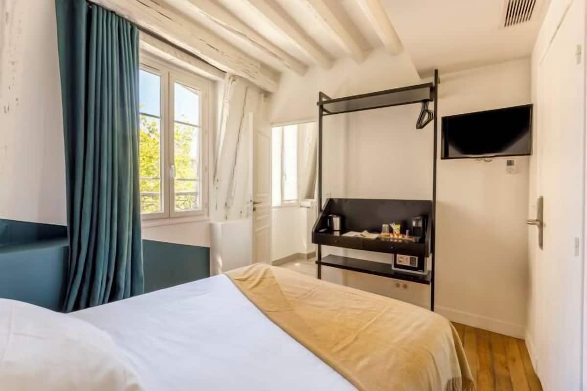 1 bedroom, blackout curtains, iron/ironing board, free WiFi