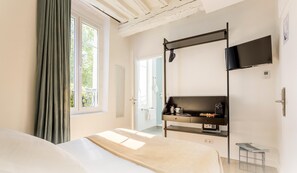 Chambre simple 21 | Blackout curtains, iron/ironing board, free WiFi, bed sheets - Beauquartier - Marais Vertus (Paris)