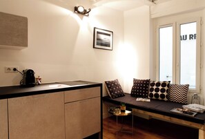 Studio 12 | Cuisine privée | Machine à expresso, cafetière/bouilloire, bouilloire électrique