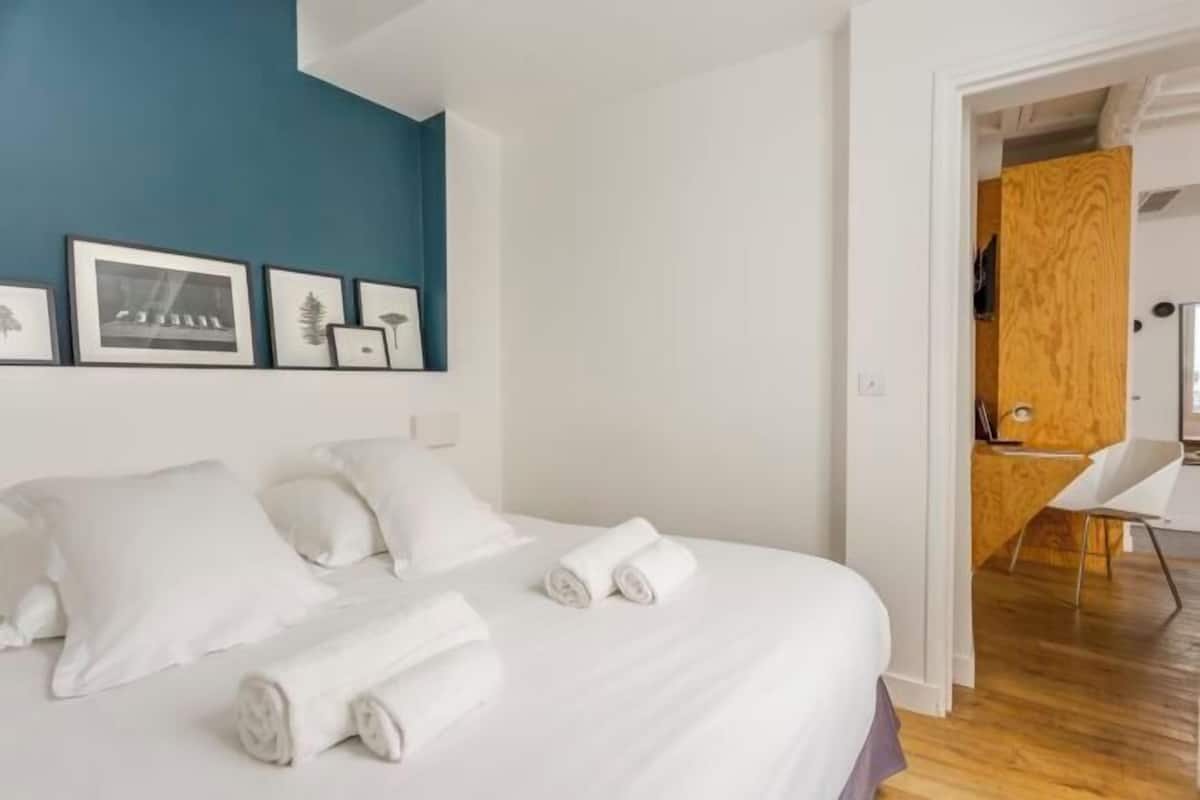 1 bedroom, blackout curtains, iron/ironing board, free WiFi
