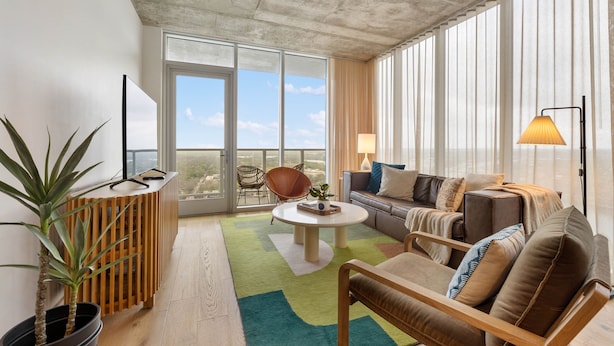Unclassified image, 1 of 27, button - Sunshine Condo in Downtown Austin (Austin)