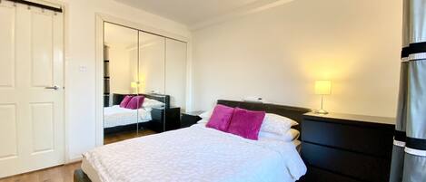 1 chambre, fer et planche Ă repasser, Wi-Fi, literie fournie