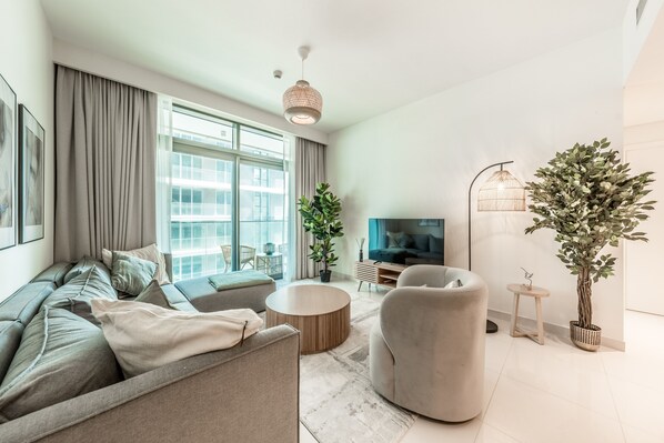 Comfort Apartment | Living area - Tanin - Exquisite 1BR Apartment with Sea View (Dubai)