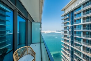 Comfort Apartment | Balcony - Tanin - Exquisite 1BR Apartment with Sea View (Dubai)