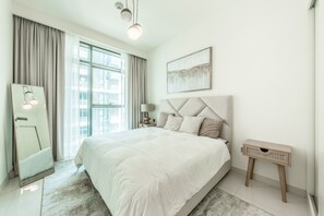 Comfort Apartment | 1 bedroom, individually decorated, iron/ironing board, free WiFi - Tanin - Exquisite 1BR Apartment with Sea View (Dubai)