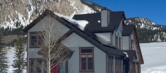 Larkspur Lodge- Luxury Home with amazing Views