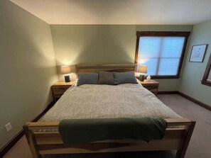 3 bedrooms, desk, iron/ironing board, WiFi