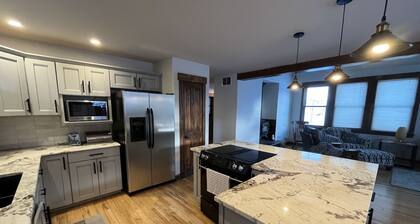 Larkspur Lodge- Luxury Home with amazing Views