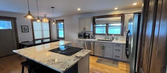 Larkspur Lodge- Luxury Home with amazing Views
