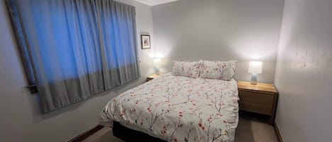3 dormitorios, tabla de planchar con plancha, wifi y ropa de cama