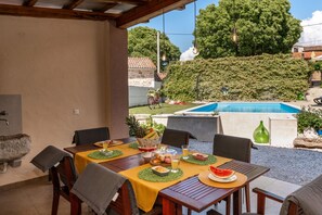 Outdoor dining - Villa Corinna (Istria - Poreč) (Poreč)