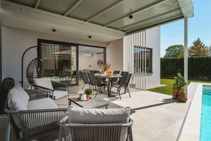 Outdoor dining - Villa Costa (Istria - Funtana) (Funtana)