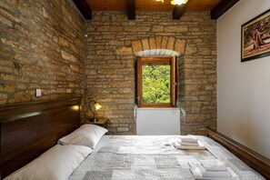 3 間睡房、上網