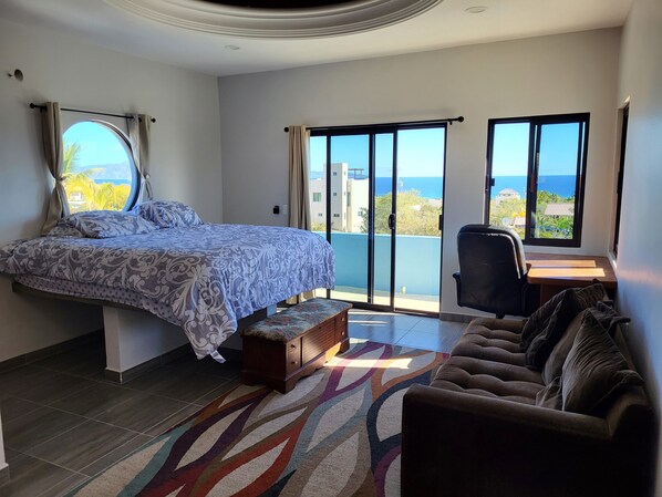 3 bedrooms, WiFi, bed sheets - New build gated home centrally located in La Ventana! 5 minute walk to the beach (El Sgto)