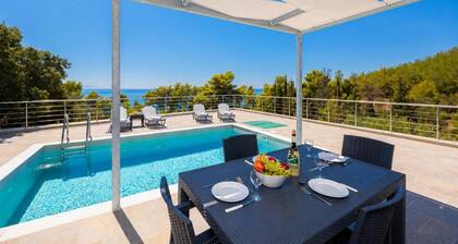 Villa Angela - Two Bedroom Villa, Sleeps 4