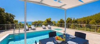 Villa Angela - Two Bedroom Villa, Sleeps 4