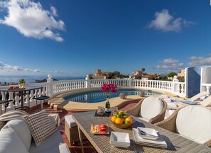 Outdoor dining - Villa AGUILA by Abahana Villas (Benitachell)