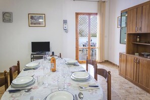 Maison Standard, 2 chambres, balcon (Torre Lapillo Apartment Sea View) | Restauration