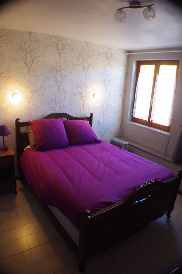 2 chambres, fer et planche à repasser, lit parapluie, Wi-Fi gratuit