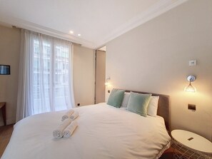 2 bedrooms, iron/ironing board