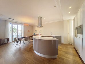 Fridge, microwave, oven, dishwasher