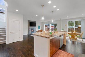 Deluxe House | Private kitchen