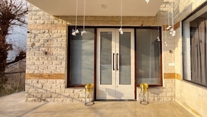 Property entrance - Apple Woods (Manali)