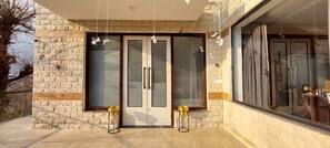 Property entrance - Apple Woods (Manali)